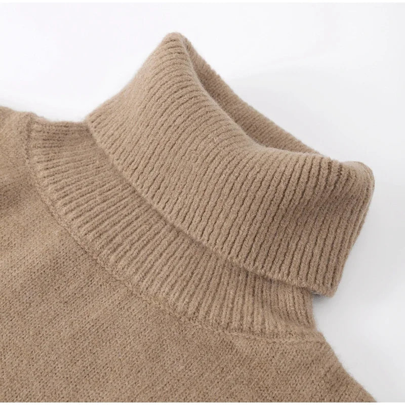Women's Soft Turtleneck Jumper with Classic Cut for Winter