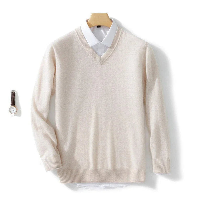 Herrenpullover mit V-Ausschnitt, Strickdesign und Layering-Stil