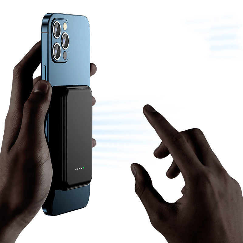 Magnetisk powerbank på mobilens baksida