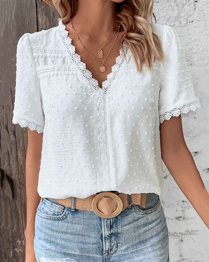 T-shirt texturé à col en V pour femme avec bordure en dentelle