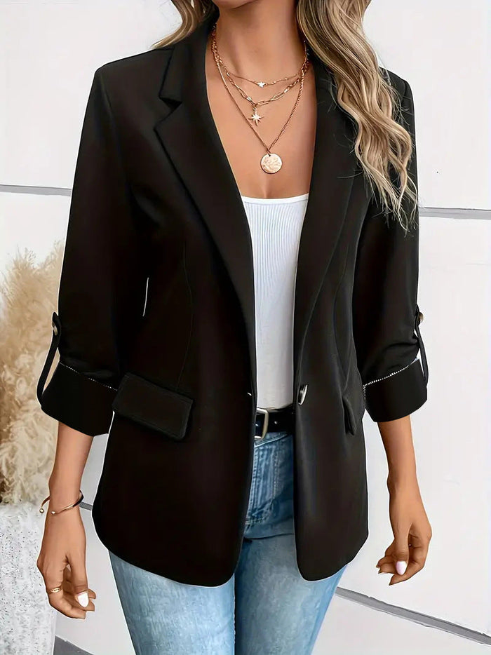 Damen-Blazer mit figurbetontem Schnitt, hochkrempelbaren Manschetten und Knopfdetail