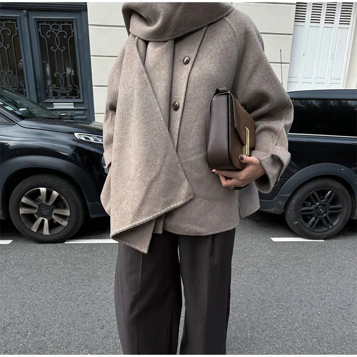 Giacca oversize da donna in maglia con chiusura frontale a bottoni