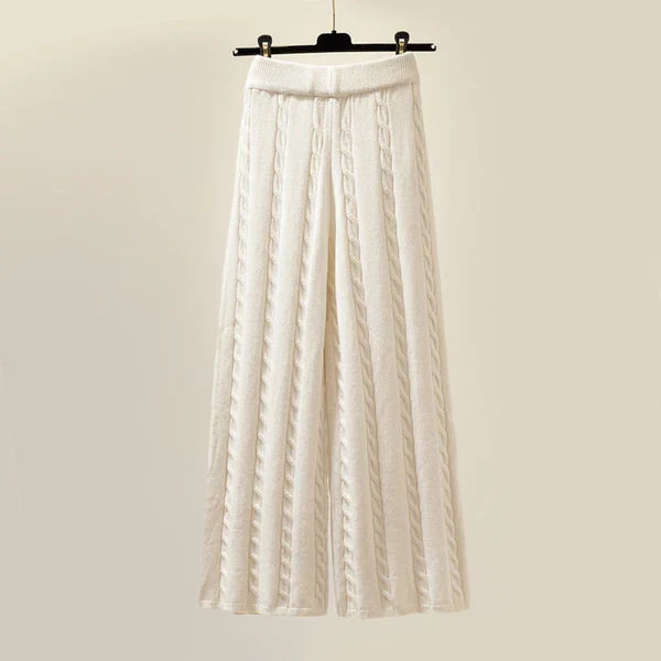 JESSIE - EXPERIENCE LUXURY AND WARMTH IN WINTER