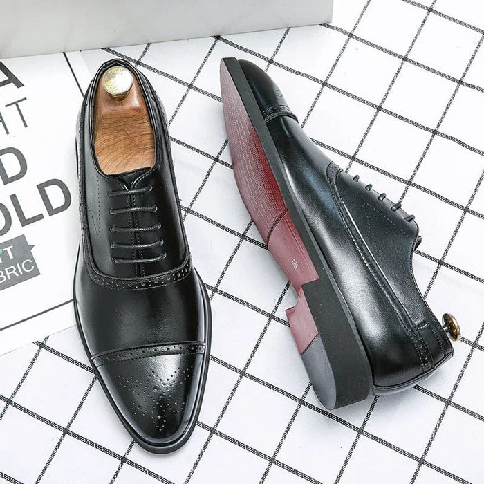 Svarte Oxford-broguesko for menn med lisser og tåhette