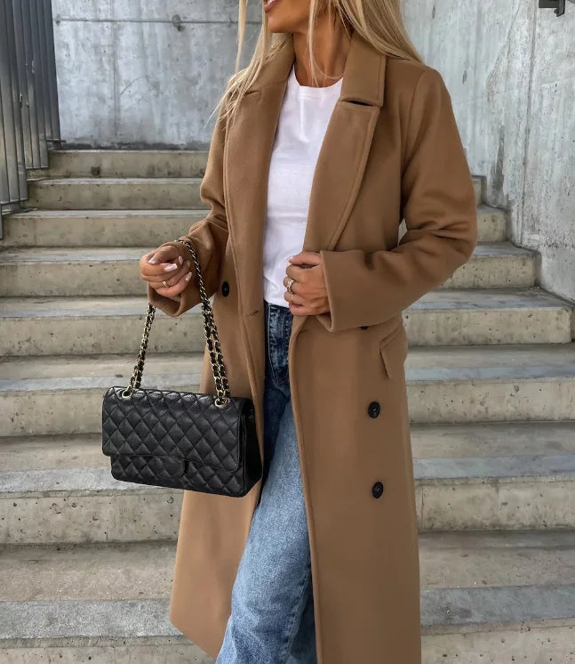 Dames trenchcoat met ceintuur, dubbele rij knopen en reverskraag