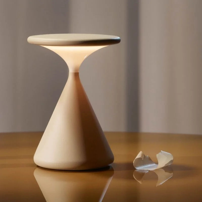 Aeron Hourglass Table lamp - Batteridrevet | Adjustable LED