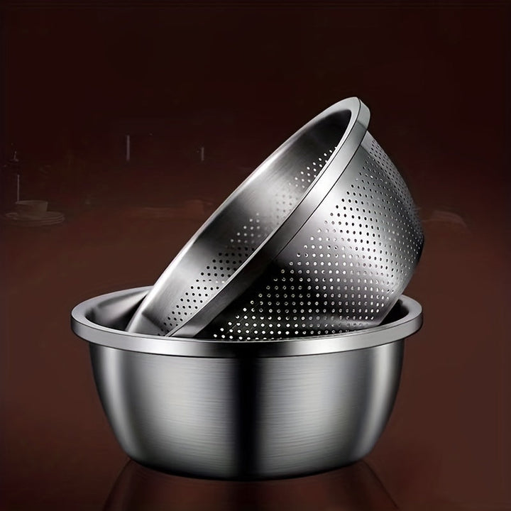 Versatile kitchen equipment set: die category and mikseb sweater in steel