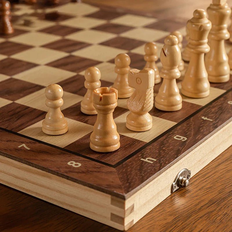 Berry naked magnetic chess board for travel and home