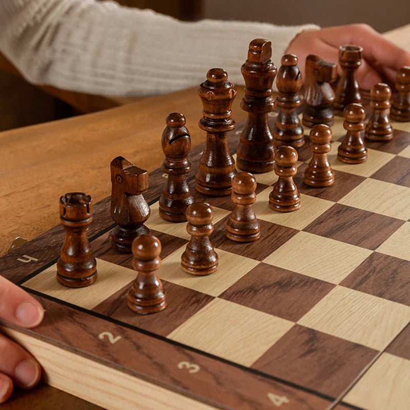 Berry naked magnetic chess board for travel and home
