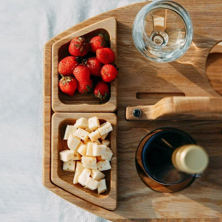 Berry naked piknik table in wood - perfect for outdoor cut forest