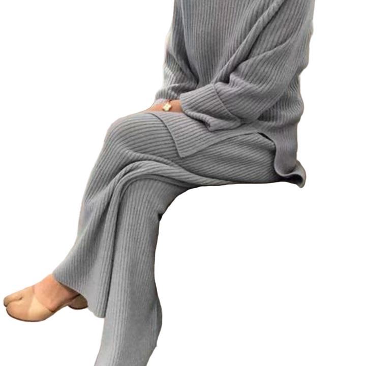 Women knitted jumper and bukse seen - avslappnat comfort seen