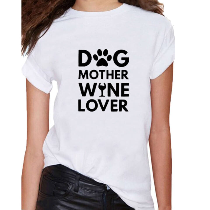 Women T-shirt: Stylish ‘Dog Mor Vinelsker’ Print