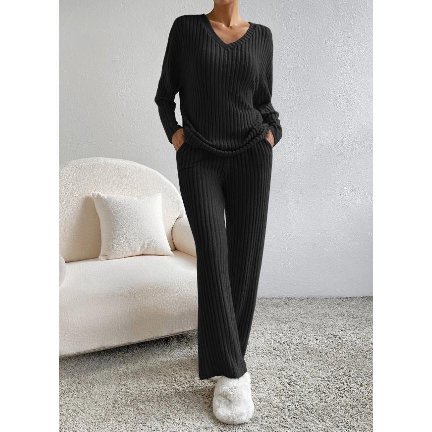 Women Two-divided Set with Minimalist Design