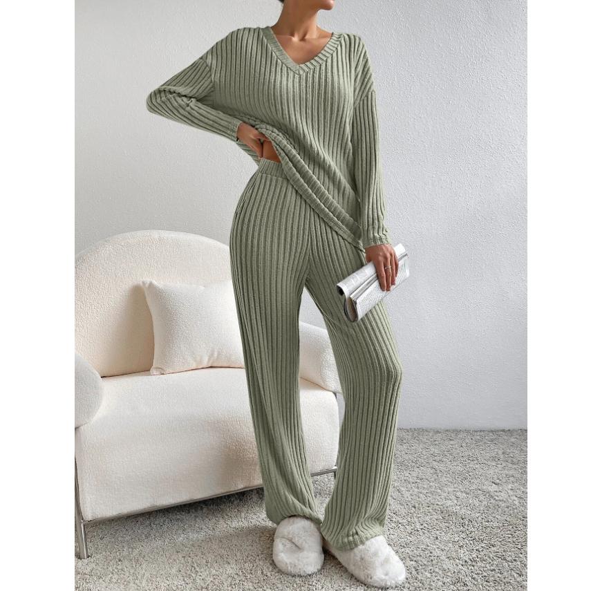 Women Two-divided Set with Minimalist Design