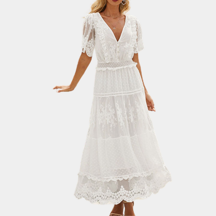 Woman Blondekjole – Classic and Romantic Elegance