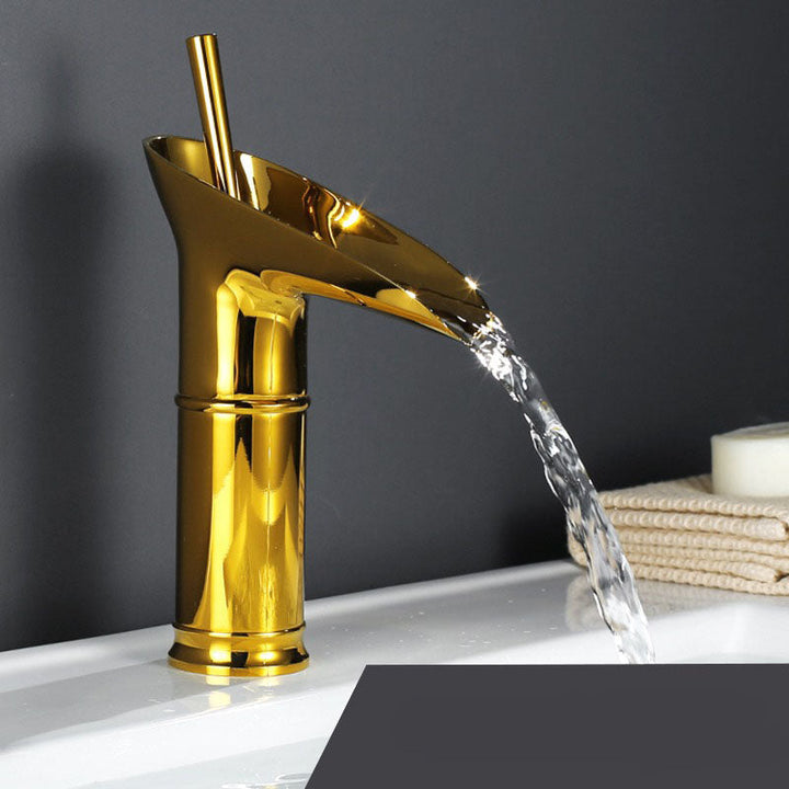 Elegant Retro-Style Bathroom Basin Tap