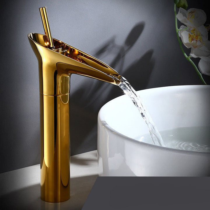 Elegant Retro-Style Bathroom Basin Tap
