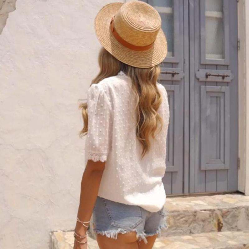 Elegant V-Neck Blouse | Engelsk Lace | Fashionable and Comfortable