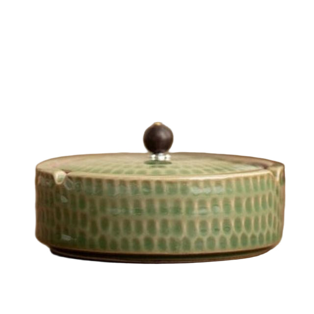 Handmade retro ash tray with lid - style and functionality