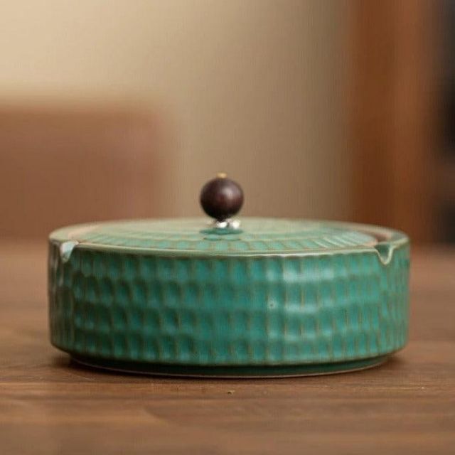 Handmade retro ash tray with lid - style and functionality