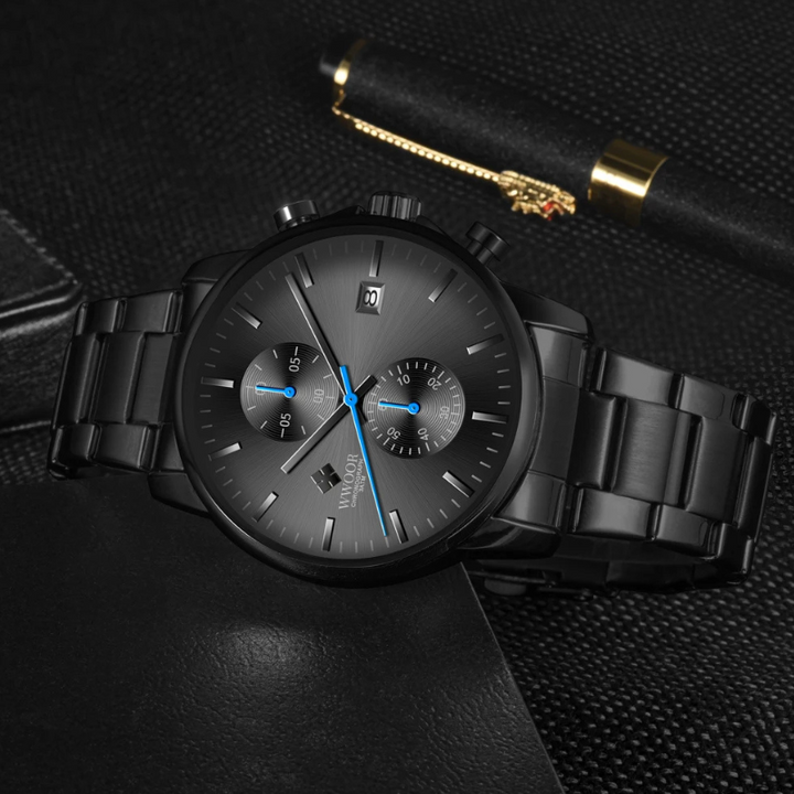 Men buisi Ness watch in rust free steel