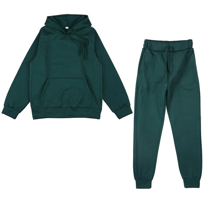 Comfortable practice attire for women - huvt clear up and bukse seen