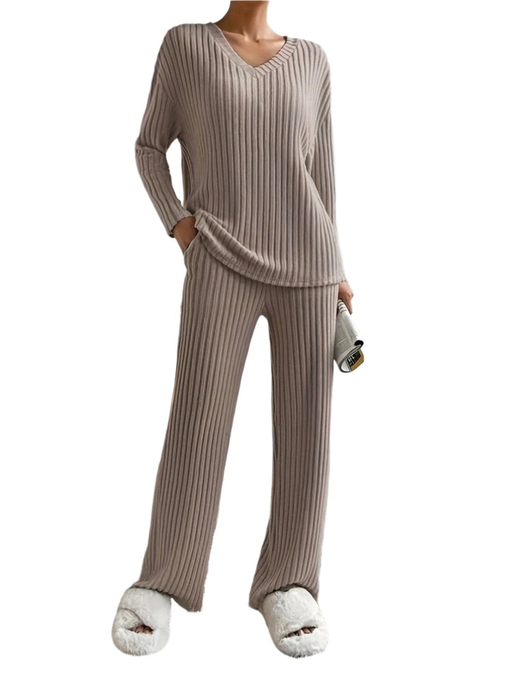 Women Cosy Vinterstrikket Set with V-neck