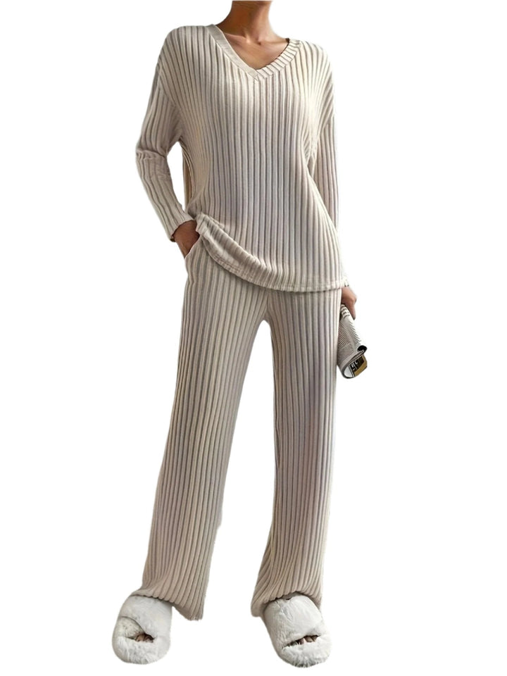 Women Cosy Vinterstrikket Set with V-neck