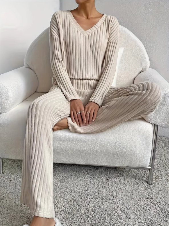 Women Cosy Vinterstrikket Set with V-neck