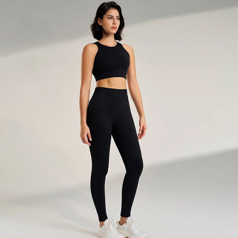 Women Seamlessly Yogasett – Optimal comfort and Support for Exercise