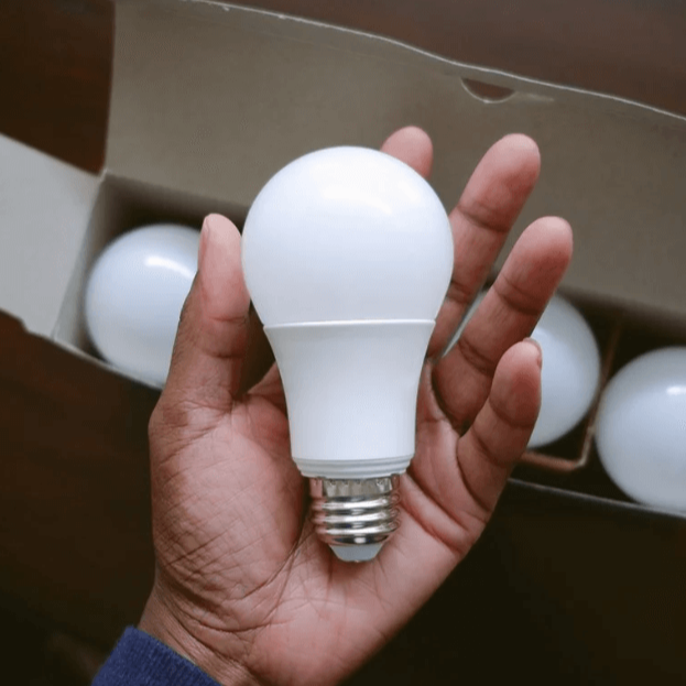 Suffered nödlyspäre for security in home - energy-efficient lighting