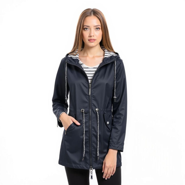 Stylish and lightweight raincoat for women