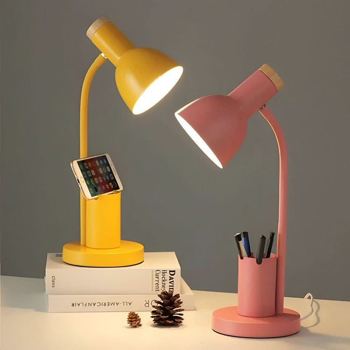 Modern led-bordslampa with penne socket for hamper office