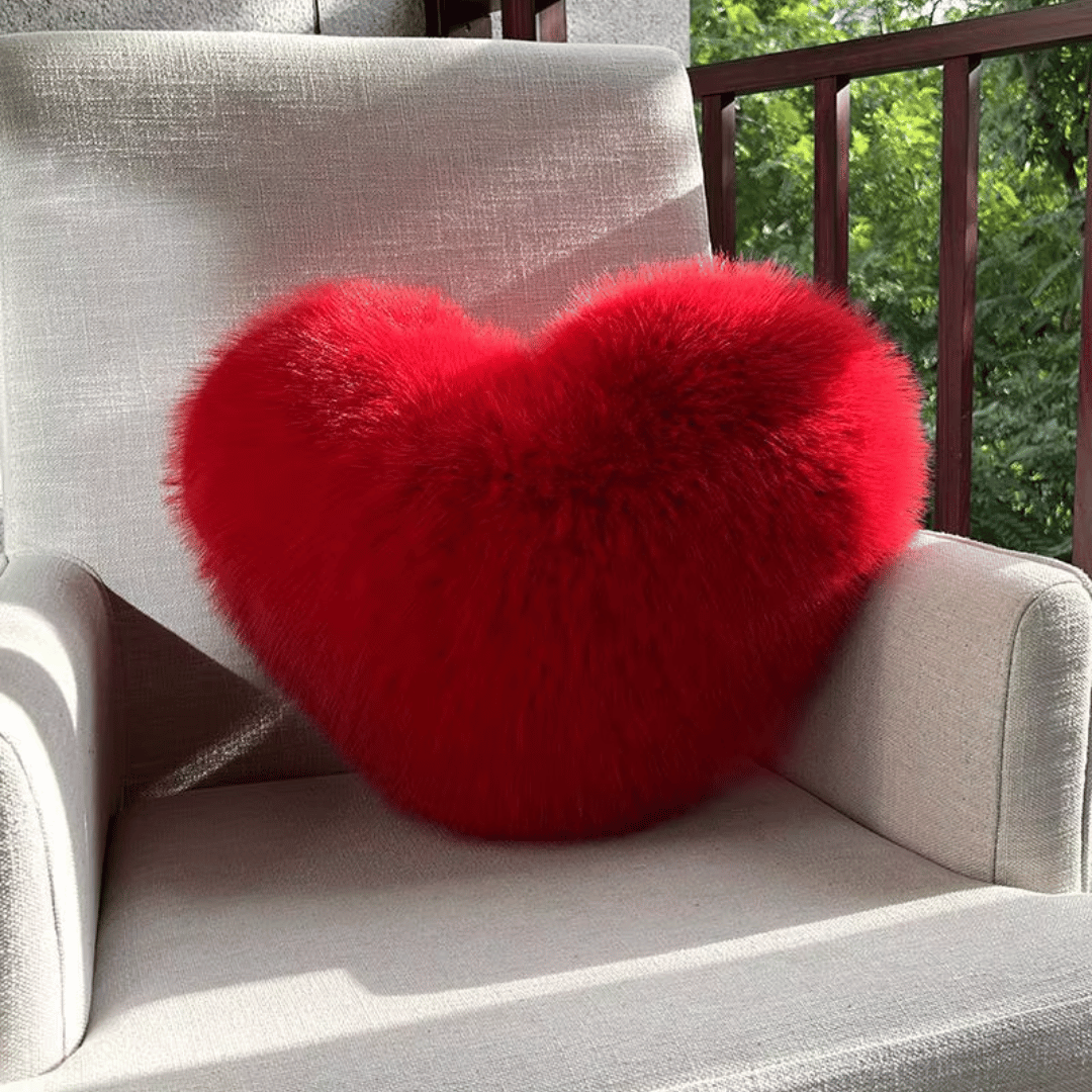 Hjerteformet decoration pillow - soft and stylish for every home