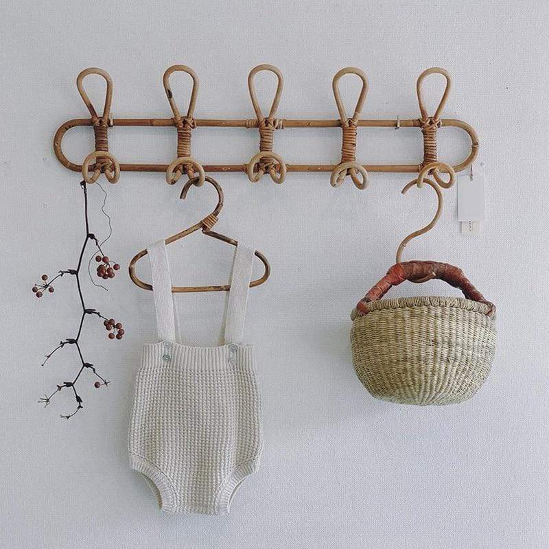 Retro veggh Enger in rattan with servicable hook