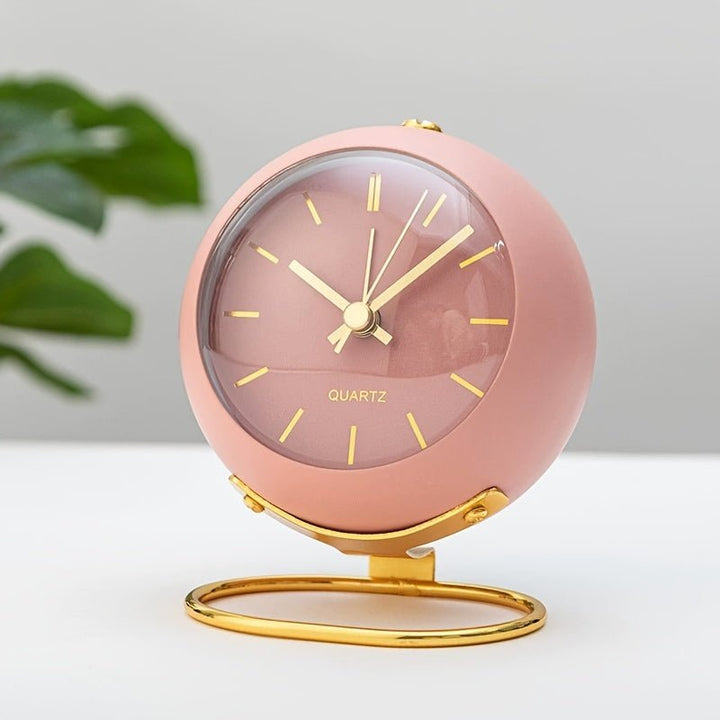 Retro vekker clock with quiet mechanism and night shine