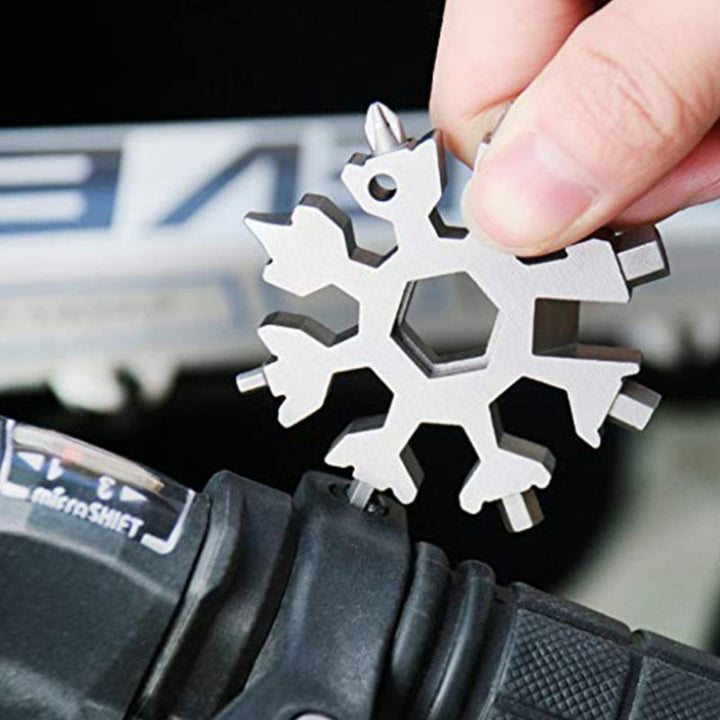 Unisex Snowflake Multi-Tool – Compact Keyring Tool